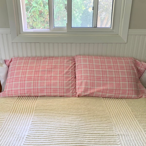 Vintage Pair of Pink Plaid Pillowcases, Pink Plaid Bedding, Retro Pillowcases, Vintage Pink Fabric, Vintage Plaid Fabric