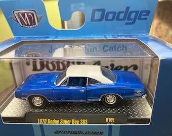M2 Machines 1970 Dodge Super Bee 383-1/64 limited edition diecast car