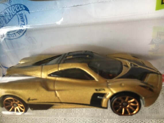 Pagani cheap huayra diecast