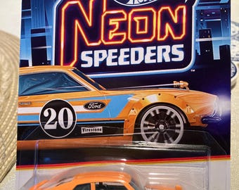 Hot Wheels Custom Ford Maverick Vintage Racing Club - Échelle 1:64, Neuve