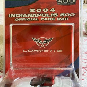 Greenlight 2004 Indianapolis 500 official pace car Corvette -limited edition -1/64 diecast car in new condition