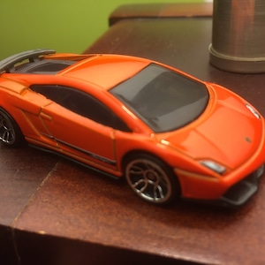 Hot wheels 2010 Lamborghini Gallardo LP-570-4 Superleggera-1/64 diecast car image 1