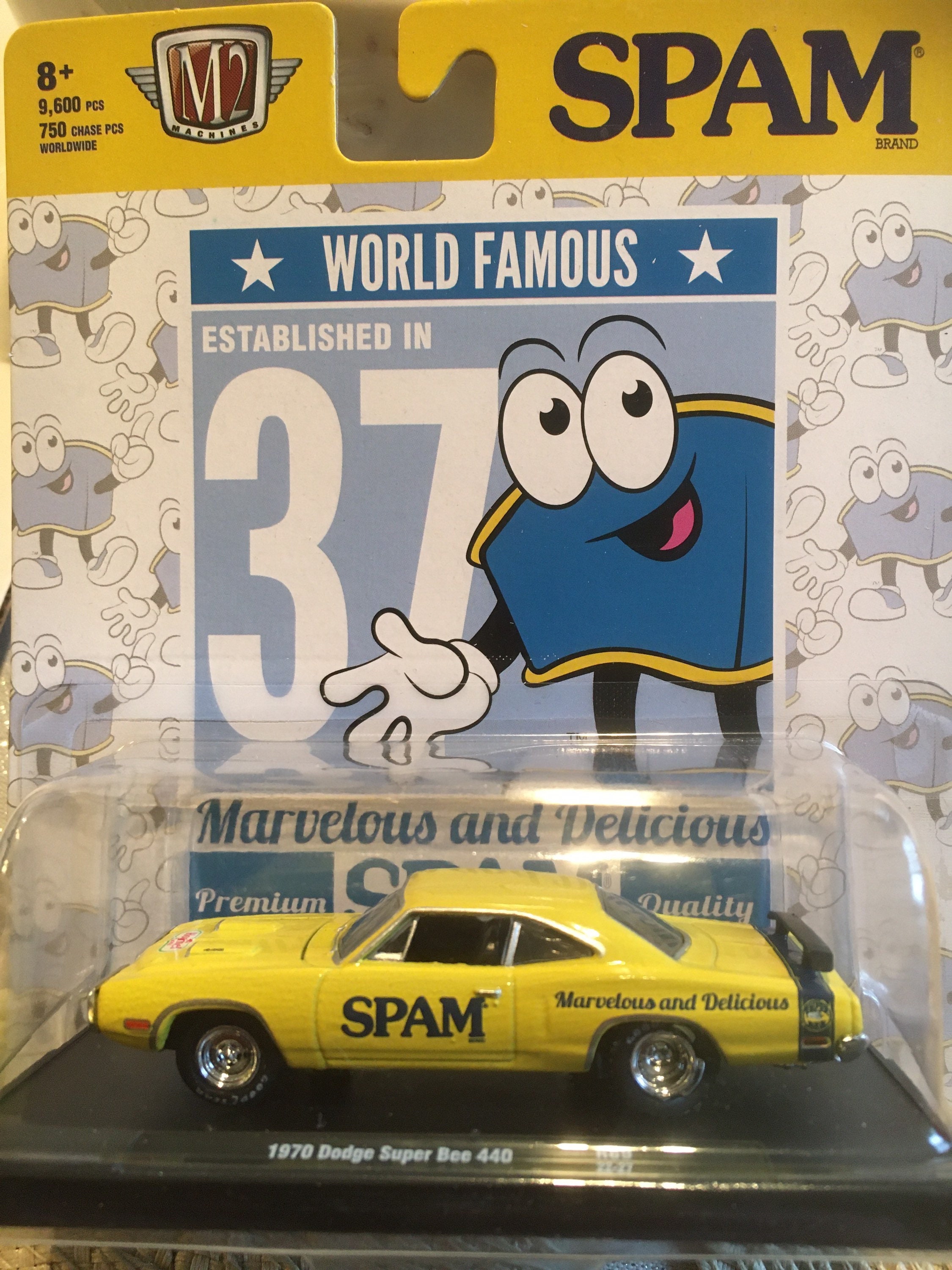 1970 Dodge super bee HEMI  ミニカー M2 Machines 70' Dodge Super Bee 383 1/64th Black W/red