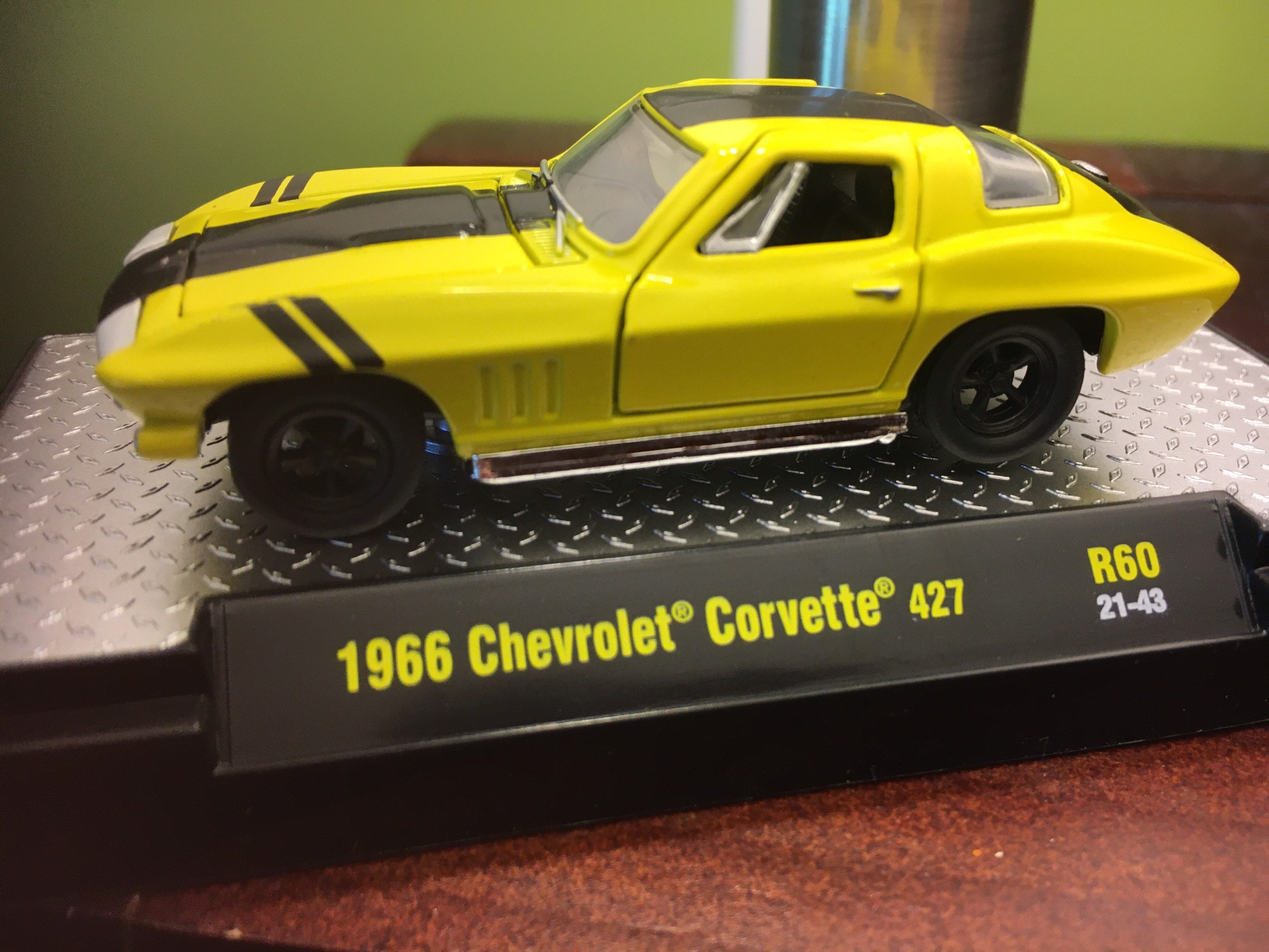 1966 corvette diecast clearance model