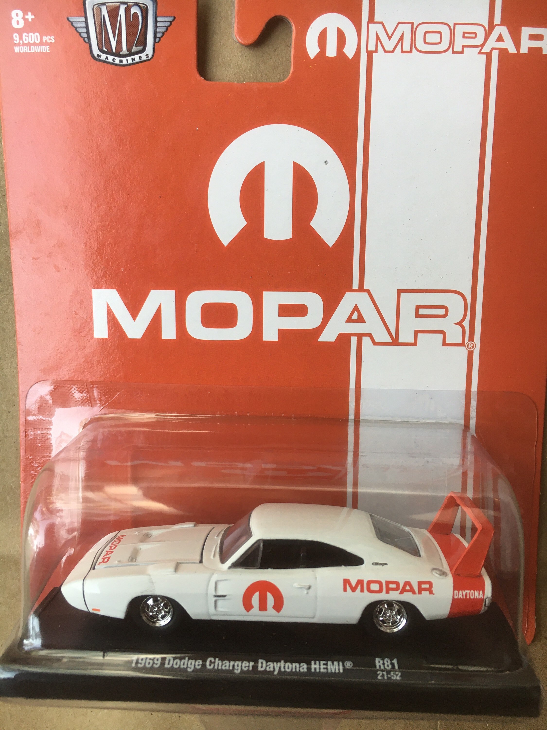 M2 Machines 1969 Dodge Charger Daytona HEMI Mopar-1/64 Limited