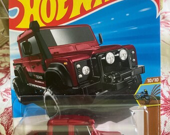 1/64 Hotwheels  2015 Land Rover Defender Double Cab-diecast car NIB