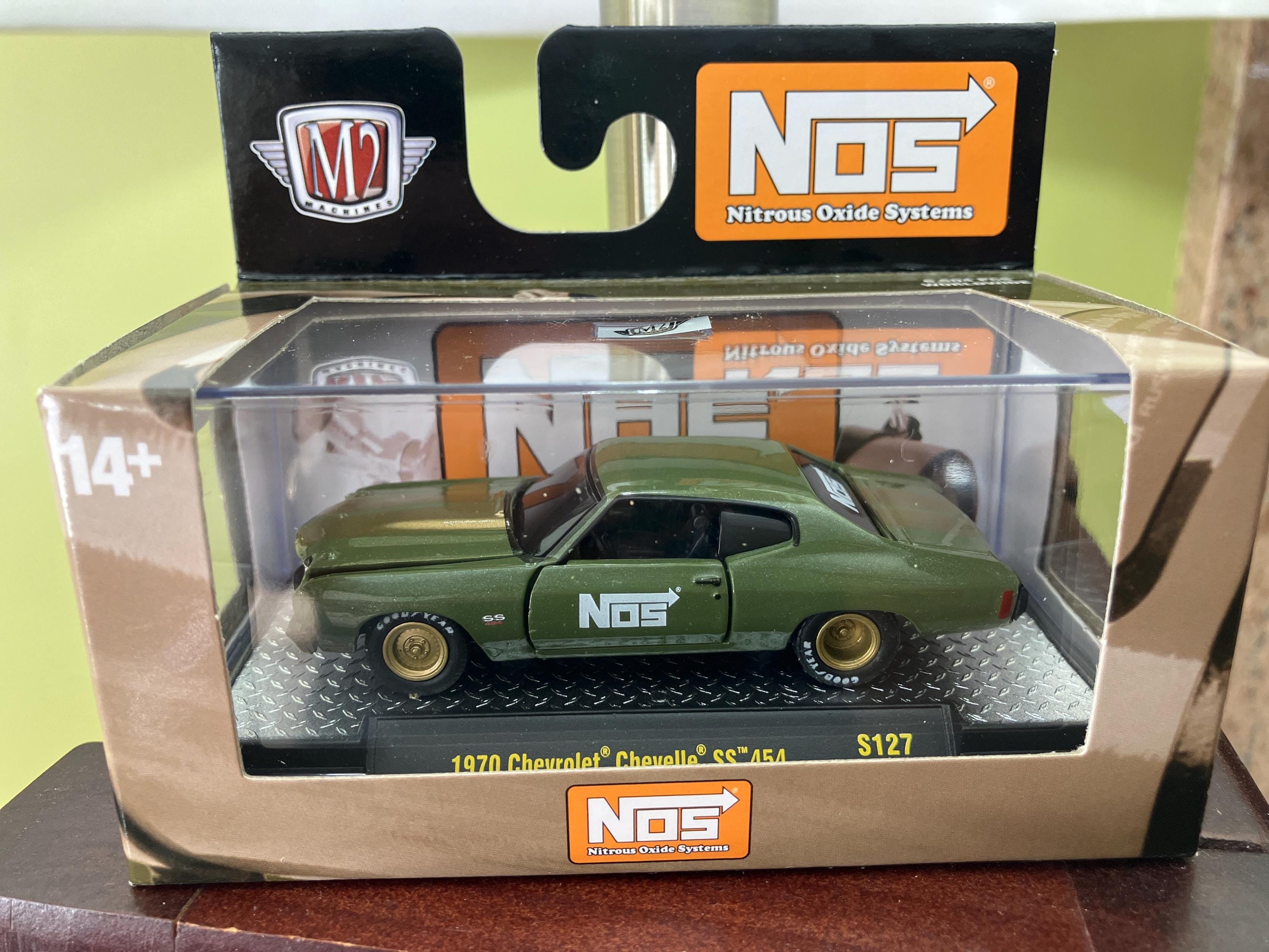 M2マシーン 1970 シボレー・シェベル SS 454 - モトリークルー M2 Machines 1970 Chevrolet Chevelle SS 454-limited Edition 1/64