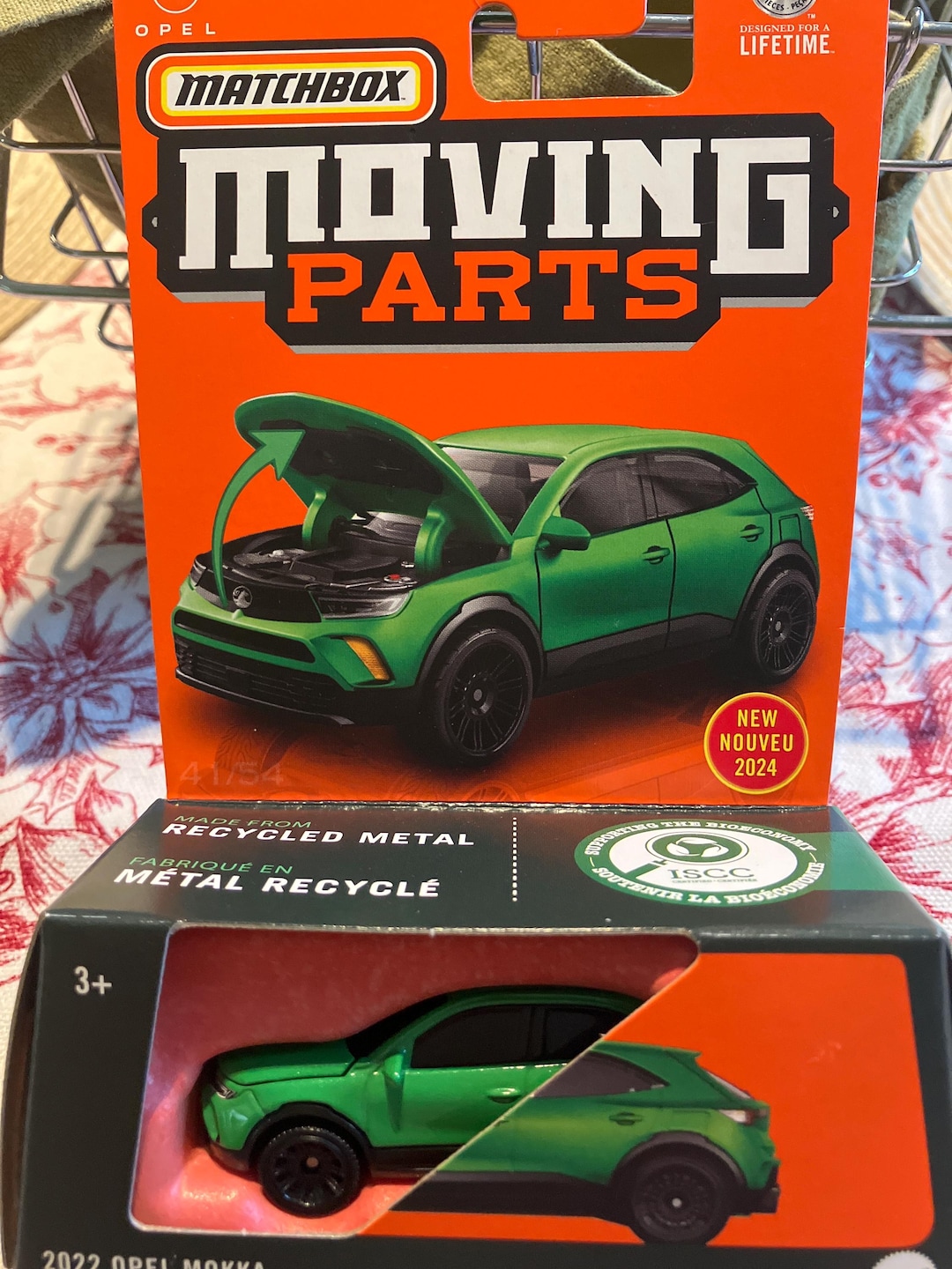 Matchbox Moving Parts 2022 Opel Mokka -diecast Car 1/64 Hood Open