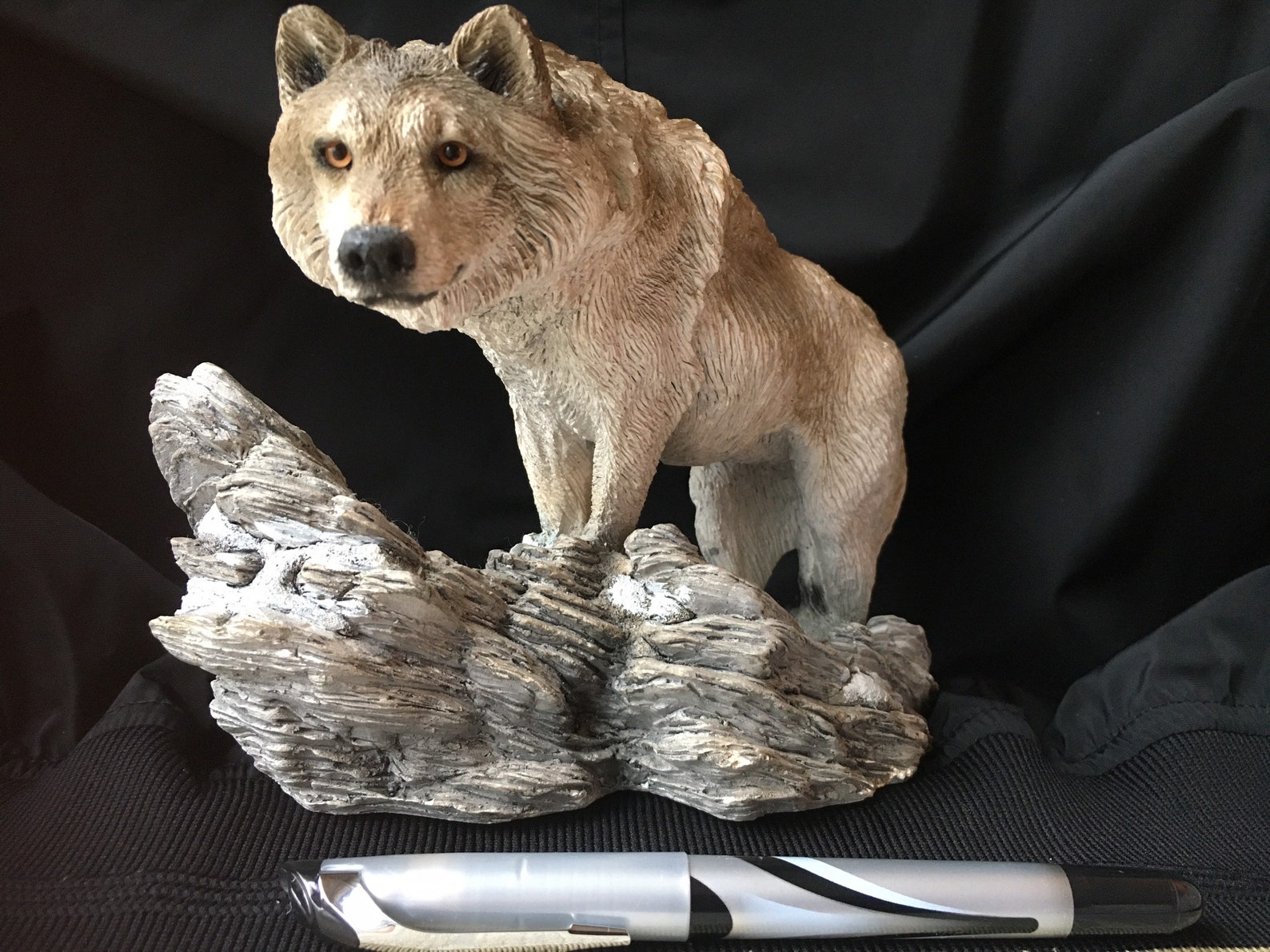 Living Stone Wolf Figurine Lookout Iirealistic and Great Etsy