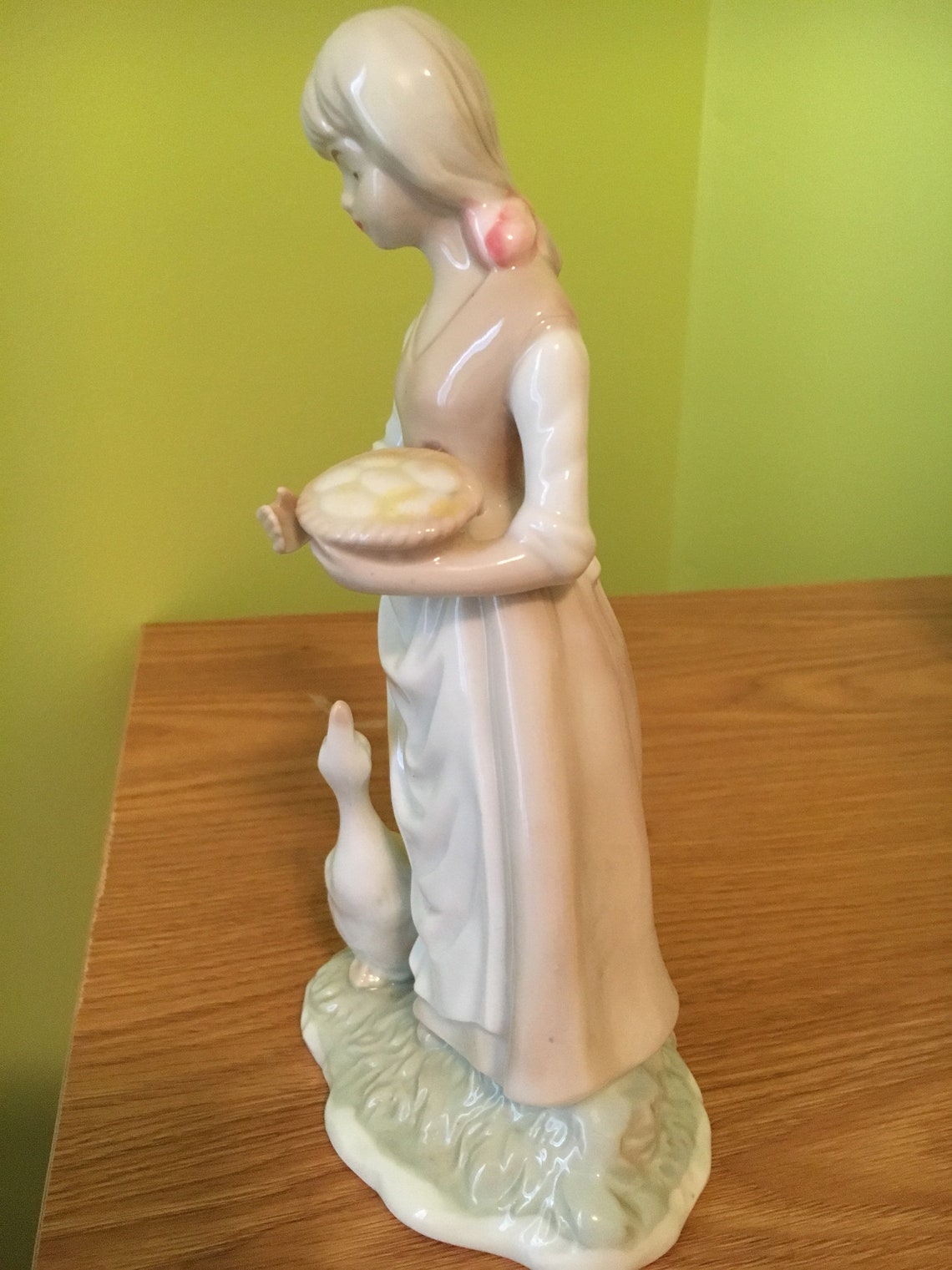 Vintage porcelain figurine made in Taiwan in great condition Etsy