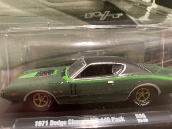 ○M2 Machines 1971 Dodge Charger チェイス