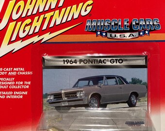 Johnny Lightning 1964 Pontiac GTO -diecast car 1/64 metal cast limited edition