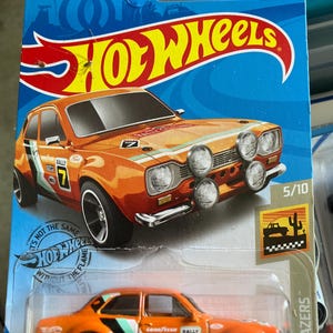 1/64 Hotwheels 1970 Ford Escort RS1600-diecast car NIB