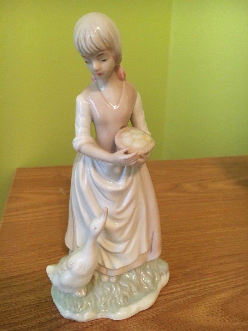 Vintage porcelain figurine made in Taiwan in great condition Etsy