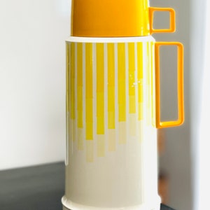 Vintage 70s Wide Mouth Thermos Model #6402 One Quart Size Yellow