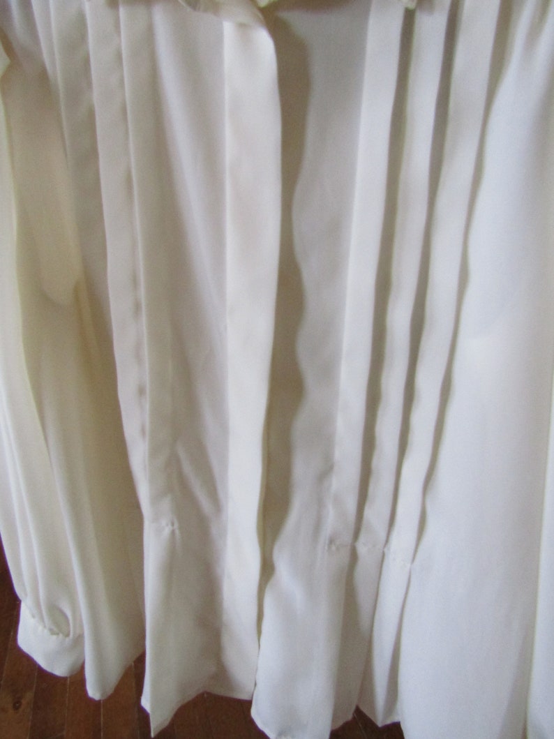 Vintage Ivory Career Blouse size 14 LeBlouse
