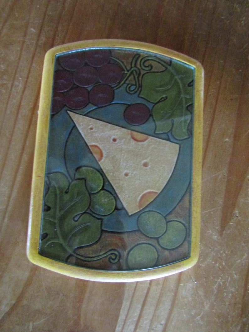 Fromage Resin Board with Grapes /& Vines
