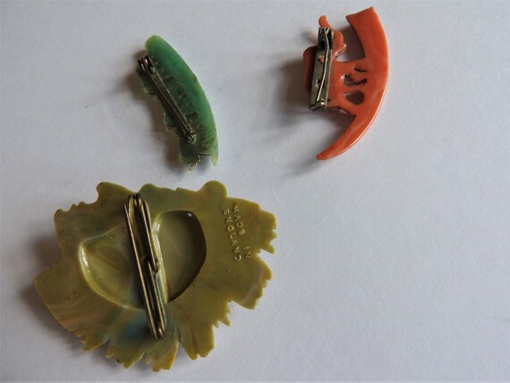 Three 1950's Early Plastic Brooches - image 4