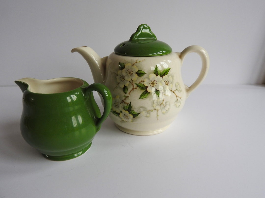 Pretty Vintage Small Teapot and Jug Clarice Cliff Etsy