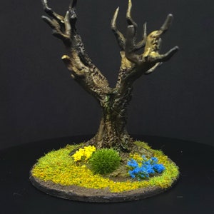 Tree painted mini by Mantic Miniatures for RPGs like D&D dungeon decor