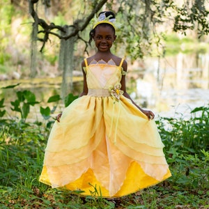 Disney princess online yellow dress