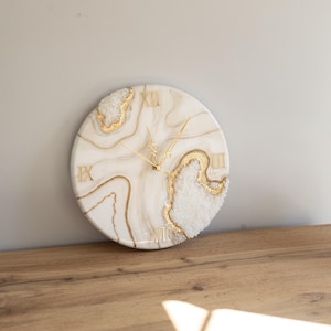 Stunning Gold Geode Resin Wall Clock with Crystals / Unique Gold Geode Resin Clock for Wall with Natural Crystals – 13.8 inch (35 cm)