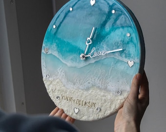 Horloge océan personnalisée en résine : décoration de plage avec noms