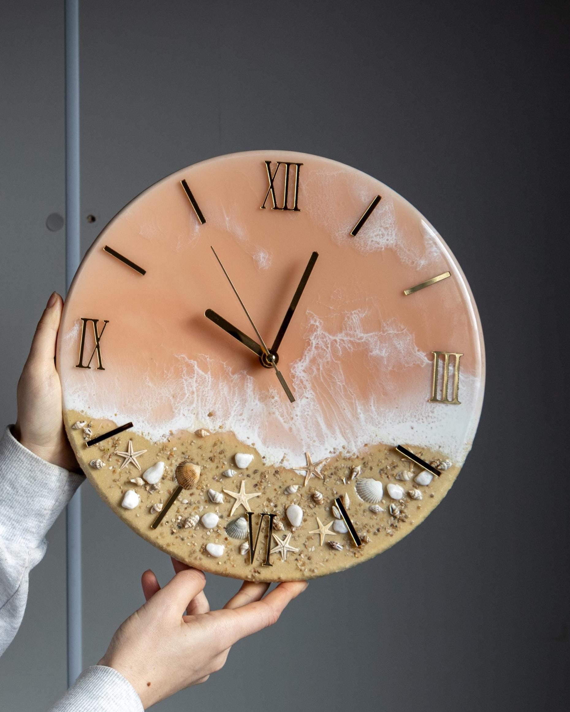 海レジンOcean clock シェル型24cm（畜光針） Resin Ocean Clock: Peach Coastal Wall Art With Natural Shells and