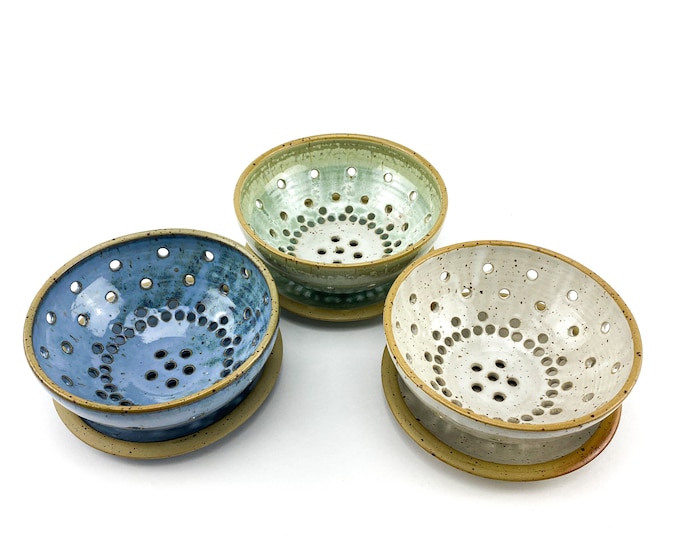 Ceramic fruit strainer, potted - small