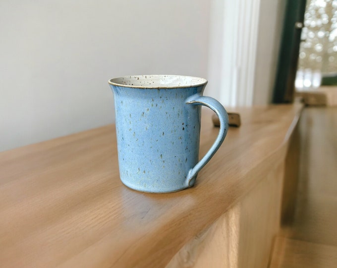 Tasse blau weiß aus Keramik