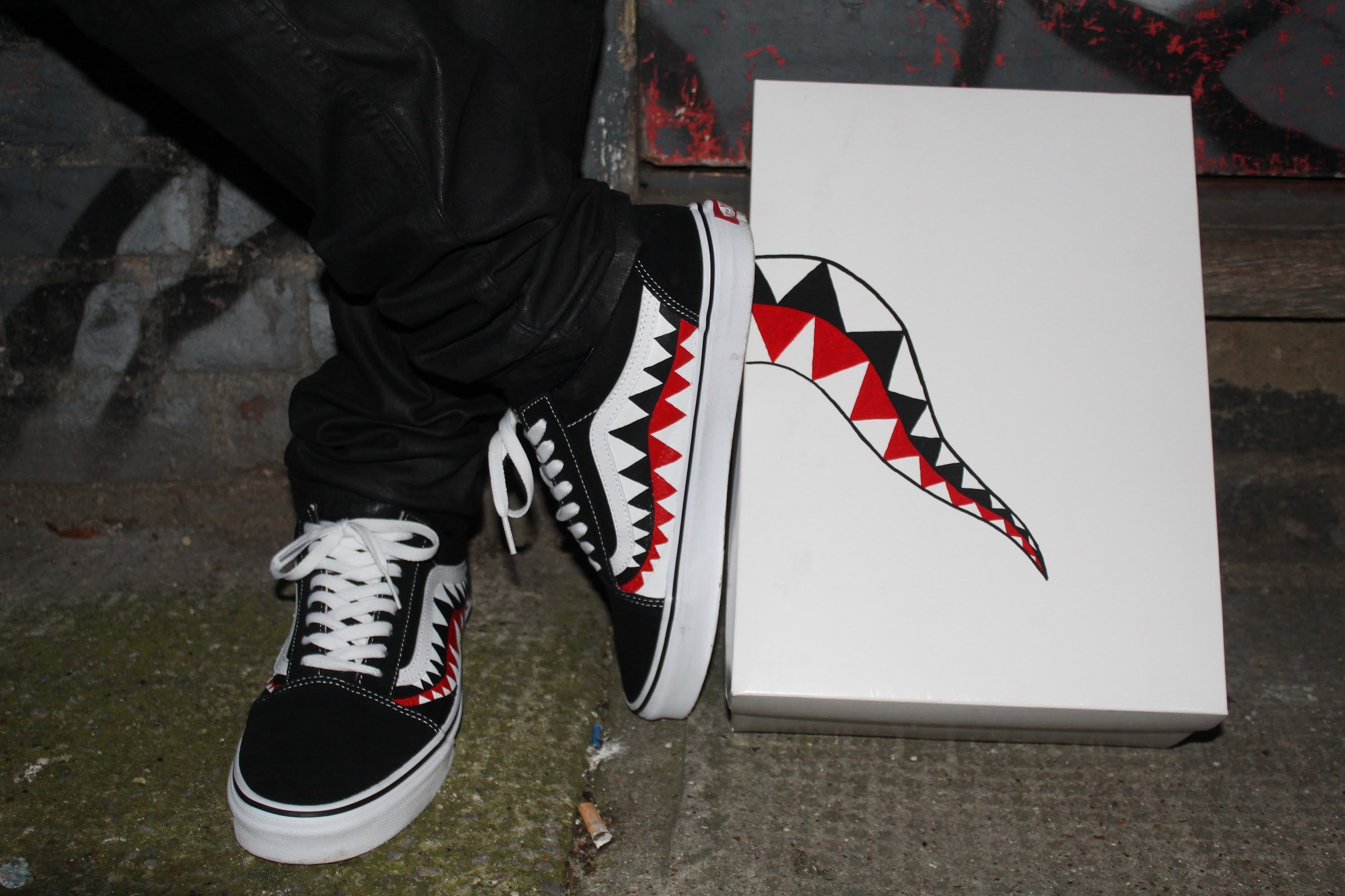 vans old skool shark