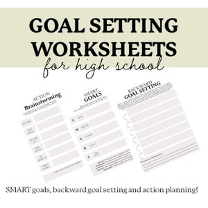 Op de afbeelding: Werkbladen voor doelstellingen voor de middelbare school. De werkbladen bevatten actie-brainstorming, SMART-doelen en achterwaartse doelstellingssjablonen. De tekst op de werkbladen bevat aanwijzingen voor doelstellingen en actieplanning. De achtergrond is lichtbeige.