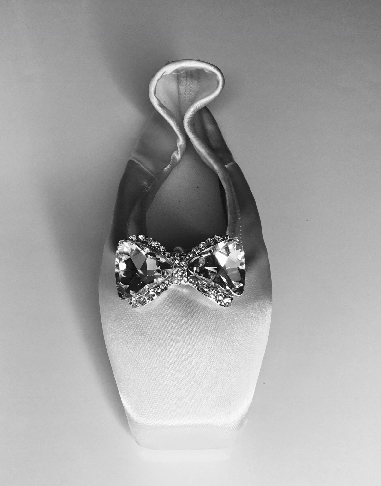 create your pointe shoes here at alex & kherington ballet shoe design - ribbons included