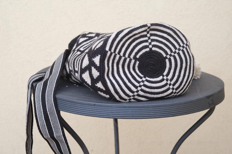 Borsa Wayuu Mochila bianca e nera, tracolla all'uncinetto, Boho Chic image 4