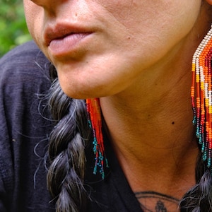 Orecchini con frange di perline fatti a mano, arte tribale Inga, Boho Chic