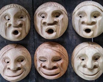 Kamëntša Carved Willow Wood Mask, Indigenous Tribal Art (15 cm)
