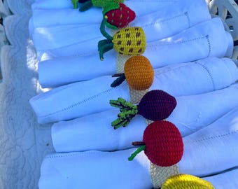 Set da 6 portatovaglioli frutta e verdura,  interamente fatti a mano in fibra di palma di Iraca o paja toquilla.