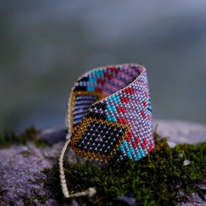 Bracciale con linea INTI. Bracciale a fascia di perline di semi Inga, braccialetto boho chic, gioielli nativi della Colombia. image 5