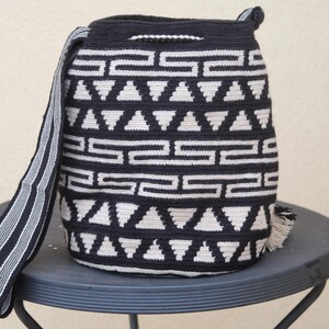 Borsa Wayuu Mochila bianca e nera, tracolla all'uncinetto, Boho Chic image 2