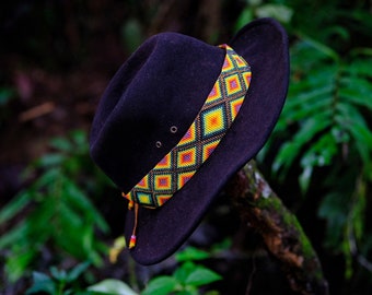 SAMAI beaded hat band, adjustable size, adaptable to differt types of hats. Made by Inga artisans from Putumayo, Colombia.Unique piece.