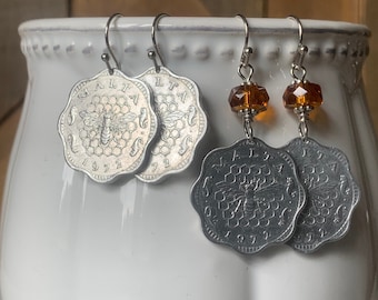 Orecchini con moneta ape maltese, moneta di Malta del 1972, perle di vetro ambrato