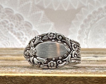 Silverplate Spoon Ring, Rendezvous-old South Pattern, Ornate