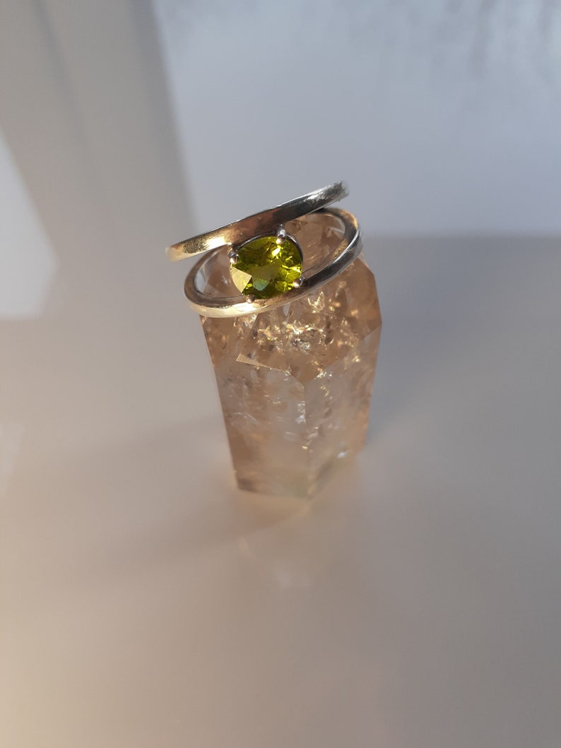 Sterling silver ring with peripine stone Silver ring with faceted peridot
