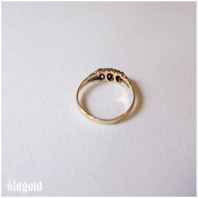 GARNET 9ct GOLD trilogy Ring Size M 12