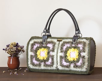 Granny square crochet bag, unique gifts for women friends, grandma style boho hippie retrò, christmas present for wife, girlfriend, mother.