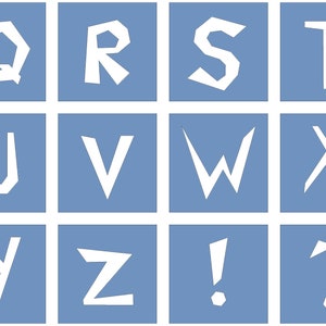 Könnte beinhalten: Ein weißes Alphabet im zerrissenen Papierstil auf blauem Hintergrund. Die Buchstaben Q bis Z und die Satzzeichen ! und ? sind dargestellt.