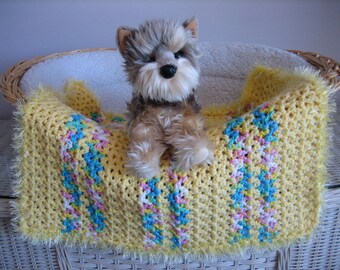 Hand-Crocheted Dog Blanket: Yellow Heather Stripes, Faux Fur Trim