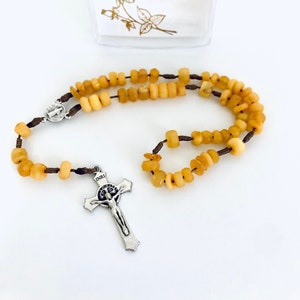 Rosary Amber. New in box. Made in Ukraine. Вервиця Бурштин дрібний. Колір оранжевий. Ручна робота. Нова у футлярі. Виготовлена в Україні.