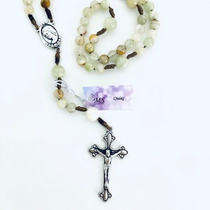 Rosary Onyx New in box Made in Ukraine Вервиця Онікс. Колір коричневий і білий з прозорим. Ручна робота Нова у футлярі Виготовлена в Україні