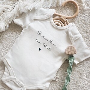 Cadeau de corps de bébé Meilleure maman du monde Body Cadeau de bébé Coton biologique Non sexiste Fête des Mères Anniversaire image 2